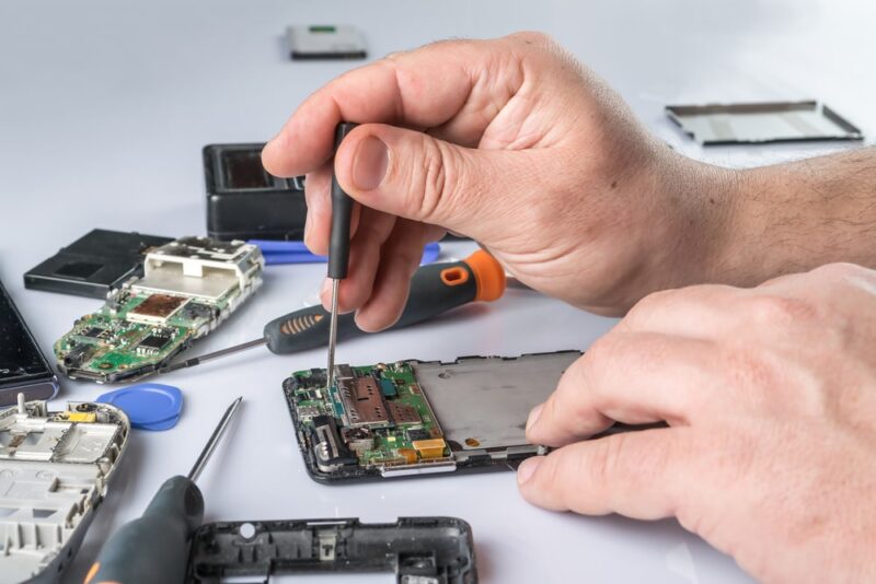 celular samsung caiu no chão e não liga mais